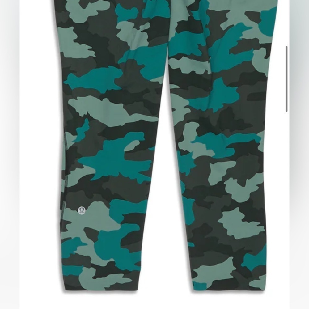 Lululemon Swift Speed
Heritage 365 Camo Tidewater cropped legging size 20 - Picture 2 of 3